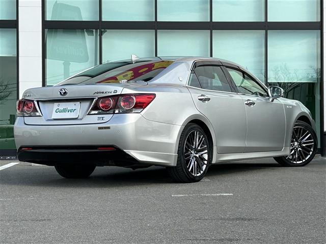 クラウンハイブリッド アスリートＳ　後期型　純正８インチナビ　バックカメラ　衝突被害軽減ブレーキ　レーダークルーズコントロール　横滑り防止装置　前後コーナーセンサー　ドライブレコーダー　ＥＴＣ　パワーシート　シートヒーター　フォグランプ（17枚目）