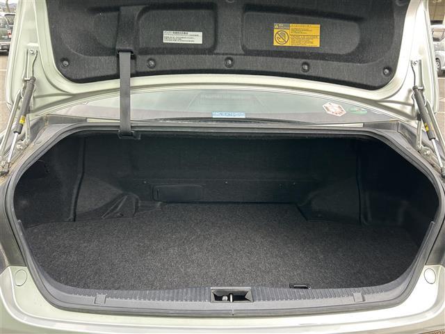 クラウンハイブリッド アスリートＳ　後期型　純正８インチナビ　バックカメラ　衝突被害軽減ブレーキ　レーダークルーズコントロール　横滑り防止装置　前後コーナーセンサー　ドライブレコーダー　ＥＴＣ　パワーシート　シートヒーター　フォグランプ（27枚目）