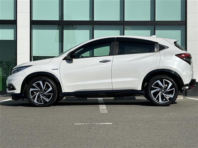 ヴェゼル ハイブリッドＲＳ・ホンダセンシング　純正８インチナビ　バックカメラ　ＥＴＣ　ドライブレコーダー　衝突軽減カメラ　車線逸脱防止機能　ＬＥＤヘッドライト　フォグランプ　オートライト　レーダークルーズコントロール　前席シートヒーター　革ステ（16枚目）