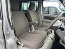 【運転席】座り心地が良いシートなので長時間の運転でも快適にお過ごしいただけます。新品のフロアマットのご注文も可能です。掲載箇所以外にご希望の写真がございましたらお気軽にお問い合わせ下さい。