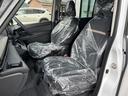 【助手席】きれいな助手席なので家族や友だちに乗ってもらっても安心です。