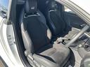 【運転席】座り心地が良いシートなので長時間の運転でも快適にお過ごしいただけます。新品のフロアマットのご注文も可能です。掲載箇所以外にご希望の写真がございましたらお気軽にお問い合わせ下さい。