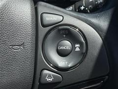 【ステアリングスイッチ】手元のボタンから、オーディオやナビなどの操作ができるので、よそ見をせずに安全に運転に集中できます！ 5