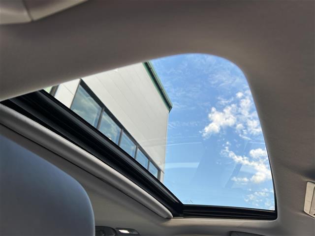 GS GS350 バージョンL クルコン/純正ヒ゛ルトインETC/Bカメラ/メーカー純ナヒ゛/横滑り防止/盗難防止/衝突軽減/ハ゜ーキンク゛アシスト/革シート/パワーシート/エアシート/シートヒーター/サンルーフ/ハ゜ト゛ルシフト(3枚目)