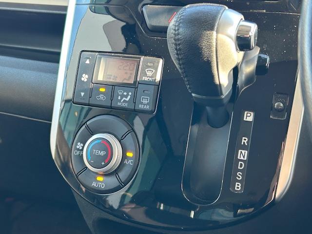 タント カスタムRS 純正ナビ 両側電動 フルセグTV Bカメラ ETC ステアリングスイッチ 純正AW 純正フロアマット LEDヘッドライト オートライト スマートキー スペアキー ターボ ドアバイザー(11枚目)