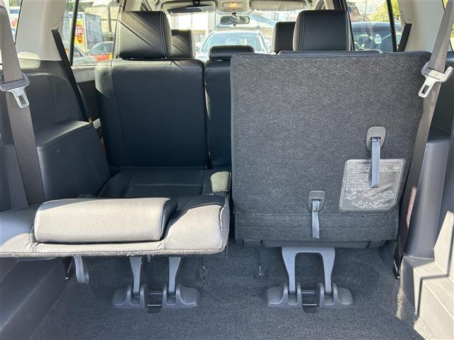 アイシス プラタナ　Ｖセレクションホワイトインテリアパッケージ　両側ハ゜ワスラ／３列シート／ＤラーＯＰ純ナヒ゛／ＡＭ／ＦＭ／ＤＶＤ／ワンセク゛／ＢＴ／Ｂカメラ／エンシ゛ンスタートホ゛タン／フロント／リア／エアロ／スマートキー／スヘ゜アキー／ＡＢＳ／Ｗエアハ゛ック゛（6枚目）