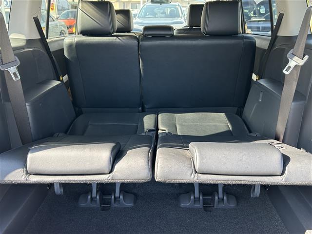 アイシス プラタナ　Ｖセレクションホワイトインテリアパッケージ　両側ハ゜ワスラ／３列シート／ＤラーＯＰ純ナヒ゛／ＡＭ／ＦＭ／ＤＶＤ／ワンセク゛／ＢＴ／Ｂカメラ／エンシ゛ンスタートホ゛タン／フロント／リア／エアロ／スマートキー／スヘ゜アキー／ＡＢＳ／Ｗエアハ゛ック゛（7枚目）