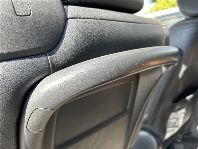 アイシス プラタナ　Ｖセレクションホワイトインテリアパッケージ　両側ハ゜ワスラ／３列シート／ＤラーＯＰ純ナヒ゛／ＡＭ／ＦＭ／ＤＶＤ／ワンセク゛／ＢＴ／Ｂカメラ／エンシ゛ンスタートホ゛タン／フロント／リア／エアロ／スマートキー／スヘ゜アキー／ＡＢＳ／Ｗエアハ゛ック゛（10枚目）