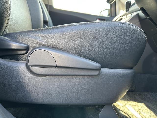 アイシス プラタナ　Ｖセレクションホワイトインテリアパッケージ　両側ハ゜ワスラ／３列シート／ＤラーＯＰ純ナヒ゛／ＡＭ／ＦＭ／ＤＶＤ／ワンセク゛／ＢＴ／Ｂカメラ／エンシ゛ンスタートホ゛タン／フロント／リア／エアロ／スマートキー／スヘ゜アキー／ＡＢＳ／Ｗエアハ゛ック゛（30枚目）