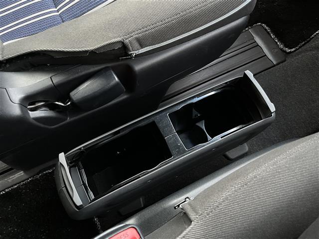 スペイド Ｆ　クイーンＩＩ　純ナビ　ＥＴＣ　Ｂカメラ　片側ＰＳドア　衝突軽減（32枚目）