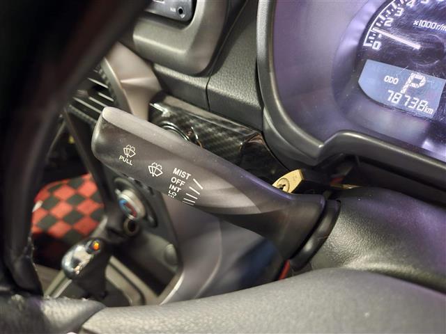 コペン ローブ 純正ナビ フルセグ ETC LEDヘッドライト ブラックインテリアパック ロッソモデロマフラー 純正16インチアルミ アイドリングストップ トランクリッドイージクローザー スマートキー 禁煙車(17枚目)