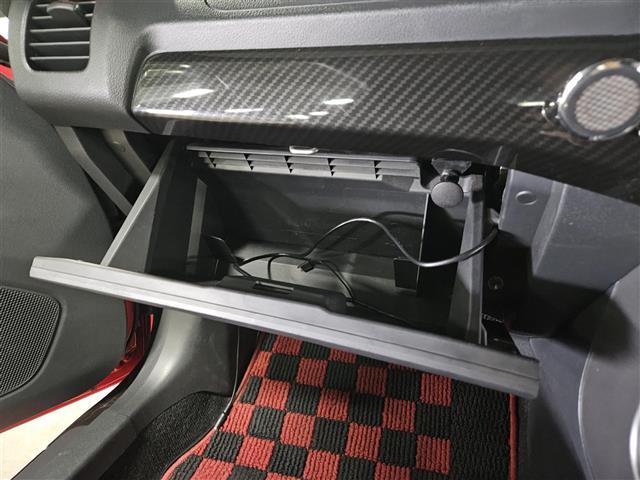 コペン ローブ 純正ナビ フルセグ ETC LEDヘッドライト ブラックインテリアパック ロッソモデロマフラー 純正16インチアルミ アイドリングストップ トランクリッドイージクローザー スマートキー 禁煙車(22枚目)