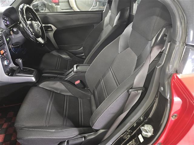 コペン ローブ 純正ナビ フルセグ ETC LEDヘッドライト ブラックインテリアパック ロッソモデロマフラー 純正16インチアルミ アイドリングストップ トランクリッドイージクローザー スマートキー 禁煙車(25枚目)