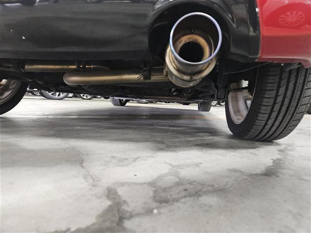 コペン ローブ 純正ナビ フルセグ ETC LEDヘッドライト ブラックインテリアパック ロッソモデロマフラー 純正16インチアルミ アイドリングストップ トランクリッドイージクローザー スマートキー 禁煙車(36枚目)