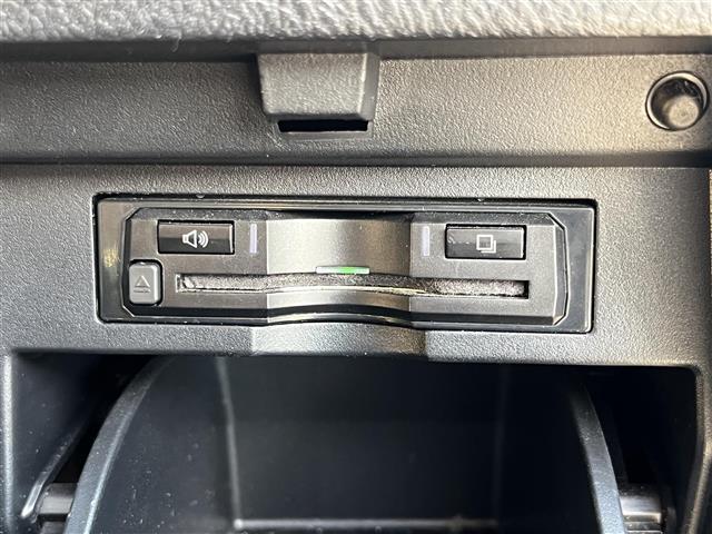 ヴェルファイアハイブリッド Ｘ　社外ナビ　８人乗り　後席モニター　ＥＴＣ　ＰＳドア（7枚目）