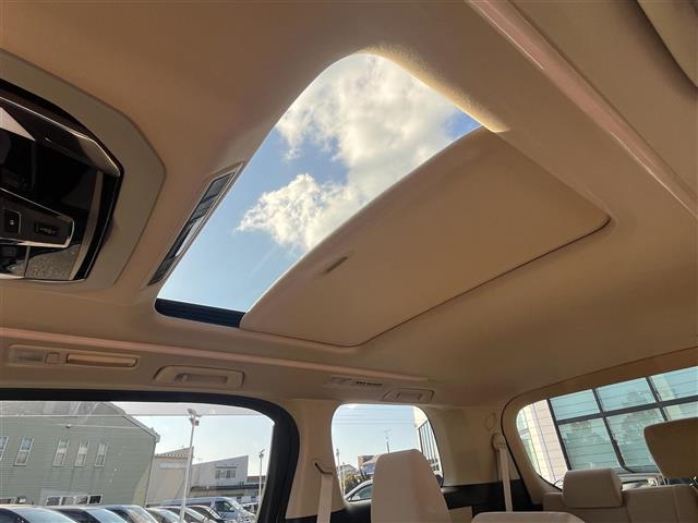 ヴェルファイアハイブリッド Ｘ　社外ナビ　８人乗り　後席モニター　ＥＴＣ　ＰＳドア（8枚目）