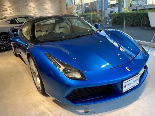 ４８８スパイダー Ｆ１　ＤＣＴ　右Ｈ　ＯＰ６４７　カーボンＤゾーンＬＥＤステア　カーボンセンターブリッジ　ツートンＯＰカラー　フロントリフター　プロテクションフィルム　リアカメラ　正規Ｄ車・Ｄ記録　フル電動シート（7枚目）