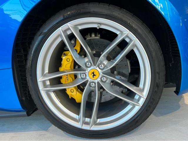 ４８８スパイダー Ｆ１　ＤＣＴ　右Ｈ　ＯＰ６４７　カーボンＤゾーンＬＥＤステア　カーボンセンターブリッジ　ツートンＯＰカラー　フロントリフター　プロテクションフィルム　リアカメラ　正規Ｄ車・Ｄ記録　フル電動シート（29枚目）