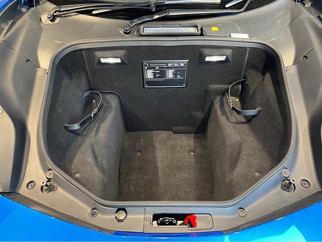 ４８８スパイダー Ｆ１　ＤＣＴ　右Ｈ　ＯＰ６４７　カーボンＤゾーンＬＥＤステア　カーボンセンターブリッジ　ツートンＯＰカラー　フロントリフター　プロテクションフィルム　リアカメラ　正規Ｄ車・Ｄ記録　フル電動シート（32枚目）