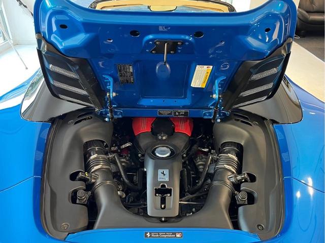 ４８８スパイダー Ｆ１　ＤＣＴ　右Ｈ　ＯＰ６４７　カーボンＤゾーンＬＥＤステア　カーボンセンターブリッジ　ツートンＯＰカラー　フロントリフター　プロテクションフィルム　リアカメラ　正規Ｄ車・Ｄ記録　フル電動シート（33枚目）