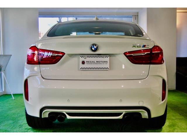 Ｘ６ Ｍ ベースグレード　２１インチ純正アルミホイール　サンルーフ　ｈａｒｍａｎ／ｋａｒｄｏｎサウンド　カーボンファイバーインテリア　黒メリノレザー　アダプティブＬＥＤヘッドライト　パークディスタンスコントロール（7枚目）