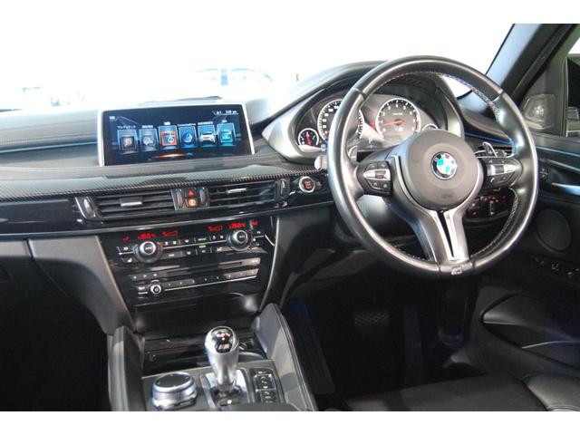 Ｘ６ Ｍ ベースグレード　２１インチ純正アルミホイール　サンルーフ　ｈａｒｍａｎ／ｋａｒｄｏｎサウンド　カーボンファイバーインテリア　黒メリノレザー　アダプティブＬＥＤヘッドライト　パークディスタンスコントロール（28枚目）