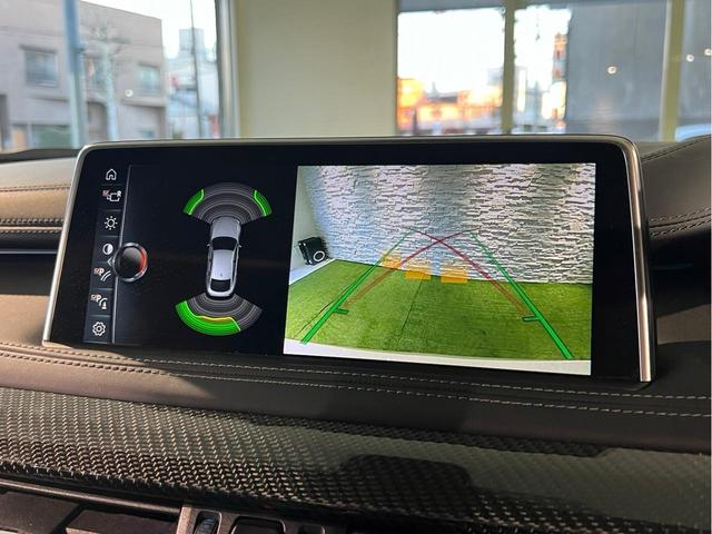 Ｘ６ Ｍ ベースグレード　２１インチ純正アルミホイール　サンルーフ　ｈａｒｍａｎ／ｋａｒｄｏｎサウンド　カーボンファイバーインテリア　黒メリノレザー　アダプティブＬＥＤヘッドライト　パークディスタンスコントロール（31枚目）
