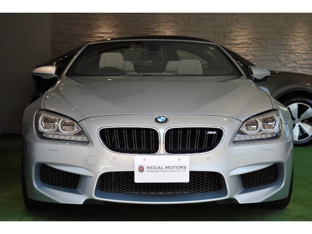 Ｍ６ カブリオレ　４．４　カーボンインテリアトリム／ヘッドアップディスプレイ／フルレザー／バックカメラ／２０インチＭツインスポーク／ドラレコ／ＥＴＣ（2枚目）