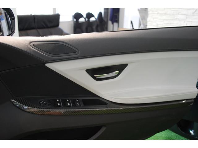 Ｍ６ カブリオレ　４．４　カーボンインテリアトリム／ヘッドアップディスプレイ／フルレザー／バックカメラ／２０インチＭツインスポーク／ドラレコ／ＥＴＣ（7枚目）