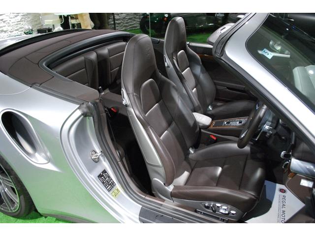 ９１１ ９１１カブリオレ　ターボＰＤＫ　エスプレッソ＆マホガニーインテリア／スポクロ／ＢＯＳＥサウンド／ＰＤＬＳプラス／フロントリフト／ブラインドスポット／アダプティブクルコン／レーンチェンジアシスト／アダプティブスポーツシートプラス（16枚目）