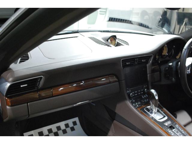 ９１１ ９１１カブリオレ　ターボＰＤＫ　エスプレッソ＆マホガニーインテリア／スポクロ／ＢＯＳＥサウンド／ＰＤＬＳプラス／フロントリフト／ブラインドスポット／アダプティブクルコン／レーンチェンジアシスト／アダプティブスポーツシートプラス（30枚目）