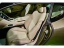 　ＤＢ１１ロゴ型押しヘッドレストディテール、アデングリーンカラー、ヒーテッド＆ベンチシートレッドキャリパー、１０スポークグロスブラックＤＴホイール、アイボリー＆アイスモカレザー、タッチパッドコントロール（15枚目）