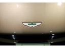 　ＤＢ１１ロゴ型押しヘッドレストディテール、アデングリーンカラー、ヒーテッド＆ベンチシートレッドキャリパー、１０スポークグロスブラックＤＴホイール、アイボリー＆アイスモカレザー、タッチパッドコントロール（38枚目）