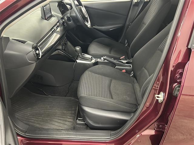 デミオ 13S 純正メーカーナビ/BTA バックカメラ オートリトラミラー ステアリングリモコン スマートキー プッシュスタート(21枚目)