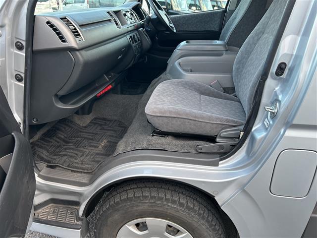 ハイエースワゴン GL ワンオーナー☆社外ETC☆CD 片側スライドドア ハロゲンライト 純正フロアマット 電格ミラー 保証書(8枚目)