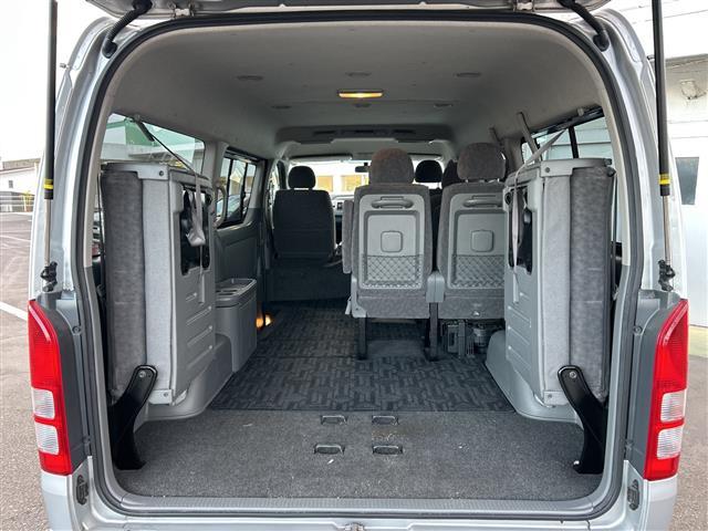 ハイエースワゴン GL ワンオーナー☆社外ETC☆CD 片側スライドドア ハロゲンライト 純正フロアマット 電格ミラー 保証書(27枚目)