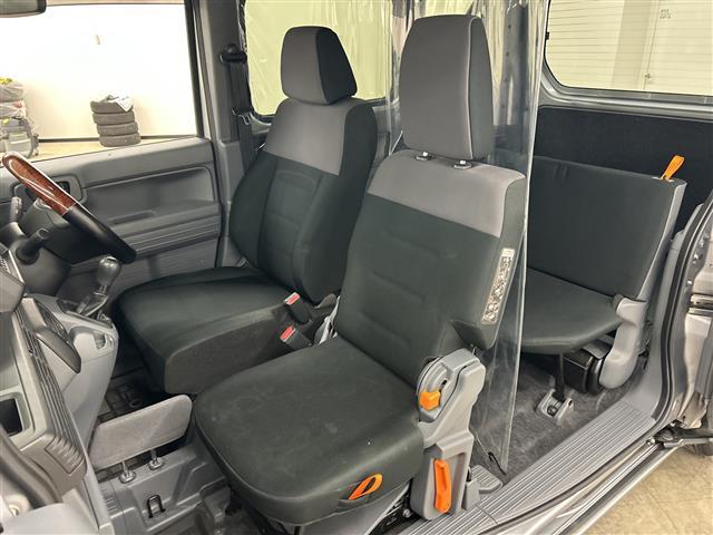 N-VAN G・ホンダセンシング ワンオーナー 禁煙車 純正オーディオ(CD/AUX/AM/FM)横滑り防止装置 ハロゲンヘッドライト 純正ホイールキャップ 純正フロアマット 純正セパレートカーテン 両側スライドドア オートエアコン(11枚目)