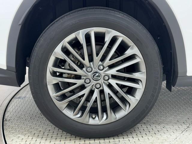 RX RX450h バージョンL リアカメラ ナビTV 地デジ 本革 メモリナビ 横滑り防止装置 盗難防止装置 記録簿 エアバッグ DVD再生機能 ABS LEDライト ミュージックプレイヤー接続可 アルミホイール ETC エアコン(20枚目)