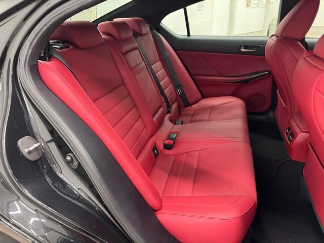 IS IS300 Fスポーツ バックC 追従クルコン 横滑り防止装置 フルセグ DVD ナビTV 盗難防止装置 メモリーナビ パワーウィンドウ ミュージックプレイヤー接続可 パワーシート ETC スマートキー エアバッグ アルミ(19枚目)