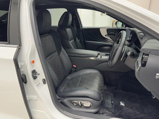 LS LS500 Fスポーツ エアロ サンル-フ LEDヘッド エアコン ETC車載器 記録簿 スマキー 本革シート AUX Pシート 横滑り防止装置 盗難防止システム TVナビ メモリーナビ アルミホイール バックカメラ(17枚目)