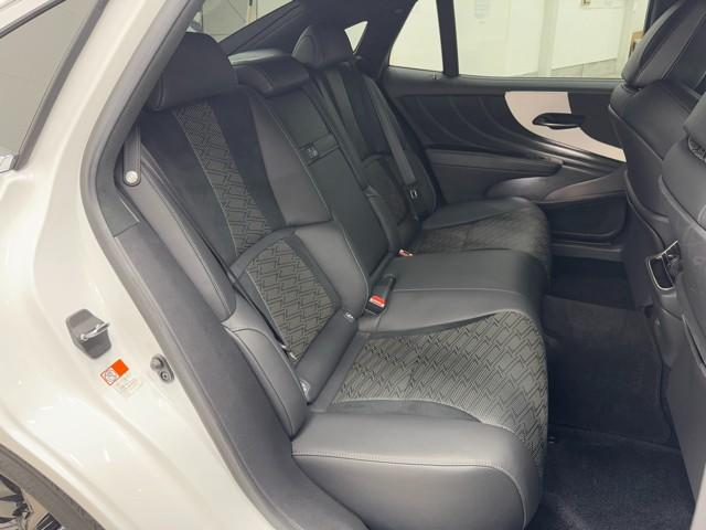 LS LS500 Fスポーツ エアロ サンル-フ LEDヘッド エアコン ETC車載器 記録簿 スマキー 本革シート AUX Pシート 横滑り防止装置 盗難防止システム TVナビ メモリーナビ アルミホイール バックカメラ(18枚目)