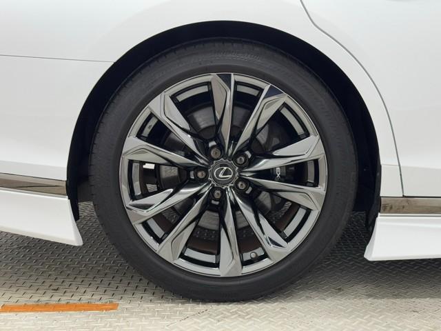 LS LS500 Fスポーツ エアロ サンル-フ LEDヘッド エアコン ETC車載器 記録簿 スマキー 本革シート AUX Pシート 横滑り防止装置 盗難防止システム TVナビ メモリーナビ アルミホイール バックカメラ(20枚目)