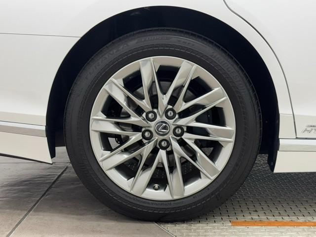 ＬＳ ＬＳ５００ｈ　Ｉパッケージ　４ＷＤ車　エアコン　横滑り防止装置　Ｂカメラ　ワンオーナー　電動シート　ミュージックプレイヤー接続可　スマートキー　メモリーナビ　ＥＴＣ　地デジ　レーダークルーズコントロール　記録簿　寒冷地　キーレス（20枚目）