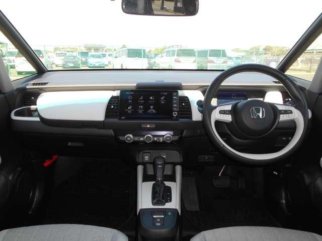 e:HEVホーム 2年保証付 デモカー 衝突被害軽減ブレーキ アダプティブクルーズコントロール サイド&カーテンエアバッグ 前後ドライブレコーダー メモリーナビ フルセグTV バックカメラ ETC ワンオーナー車(7枚目)