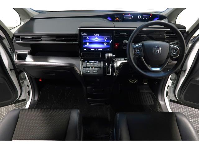 ステップワゴンスパーダ スパーダ・クールスピリットホンダセンシング　認定中古車　２年保証付　ワンオーナー　ナビ　Ｂカメラ　ドラレコ　ＥＴＣ　運転支援　全周囲カメラ　サイドエアバック　スマートキ　アラウンドビューモニター　左右電動スライドドア　バックモニタ　Ｗエアコン（9枚目）