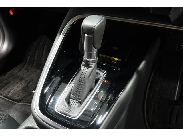 ヴェゼル ｅ：ＨＥＶＺ　認定中古車　２年保証付　ワンオーナー　ナビ　Ｂカメラ　ドラレコ　ＥＴＣ　運転支援　衝突回避支援ブレーキ機能　１オナ　スマキ　Ｐトランク　フルオートエアコン　Ｄレコ　エアバッグ　両席エアバック　Ｒカメ（12枚目）