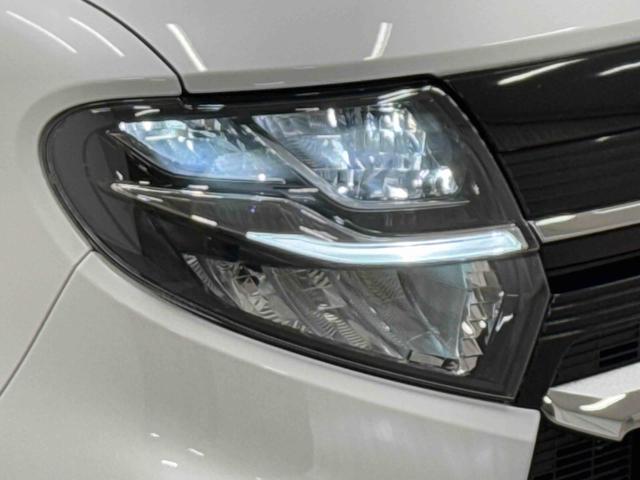 オートライト機能LEDヘッドランプ付きで、大変明るく夜間運転の視界をサポートしてくれます。また、夕暮れ時やトンネル走行時にヘッドランプが自動で点灯してくれます。