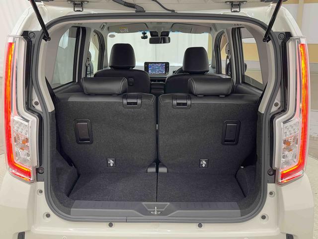 入口に除菌スプレーを設置しておりますので、ご入店時にご利用ください。