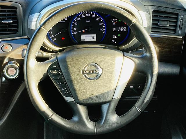 250ハイウェイスターアーバンクロム 純正ナビ DVD Bluetooth 全方位カメラ フリップダウンモニター 両側電動スライドドア クルーズコントロール コーナーセンサー ハーフレザーシート オットマン 純正18インチアルミ ETC(5枚目)
