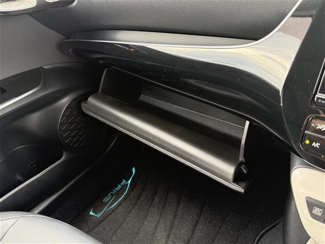 プリウス Ａツーリングセレクション　◇純正９インチナビゲーション・フルセグＴＶ／ＣＤ／ＤＶＤ／Ｂｌｕｅｔｏｏｔｈ◇バックカメラ◇トヨタセーフティセンス・プリクラッシュセーフティ・レーンディパーチャーアラート・オートハイビーム（31枚目）